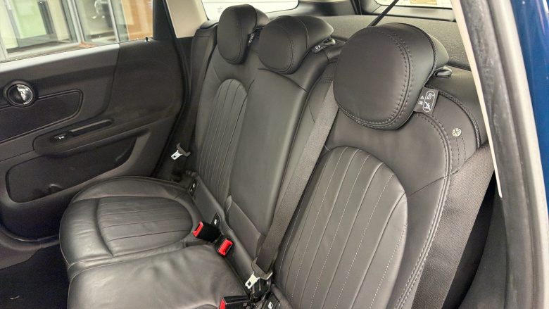 MINI Countryman 1.5 Cooper 5dr Auto [Chili/Nav+ Pack] Petrol Hatchback